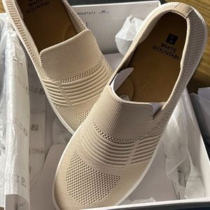 WHITE MOUNTAIN Slip-On Sneakers